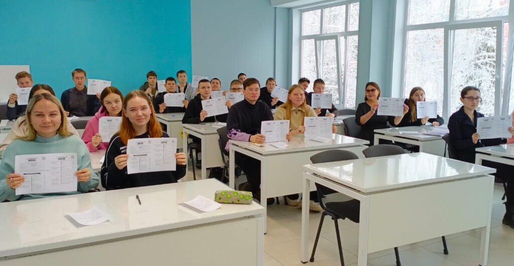 26 ноября на факультете естествознания, физической культуры и спорта ЧГПУ им. И.Я. Яковлева на базе научно-исследовательской лаборатории технологий подготовки школьников к высокорейтинговым олимпиадам по биологии и экологии технопарка «Кванториум имени Д.